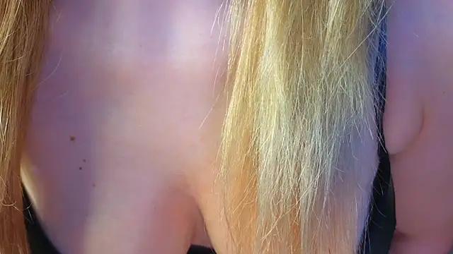 Snapshot of Lina-hill chatting on January 24, 2025, 12:41 pm Lina-hill online show from January 24, 2025, 12:41 pm