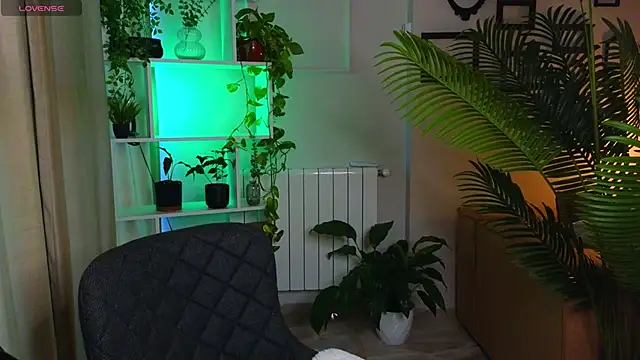 Snapshot of Lina-hill chatting on November 5, 2025, 10:48 am Lina-hill online show from November 5, 2025, 10:48 am