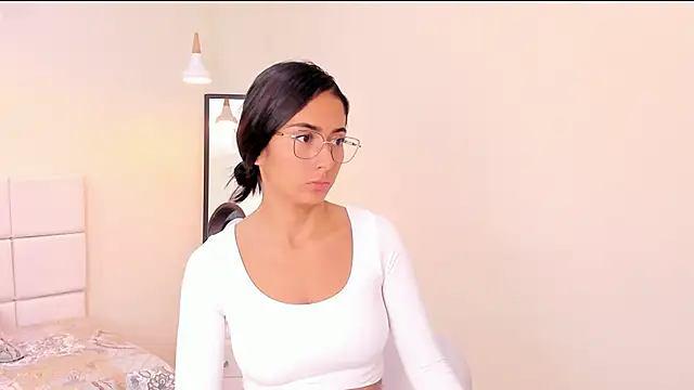Snapshot of your_khloe chatting on April 14, 2026, 1:17 pm your khloe online show from April 14, 2026, 1:17 pm
