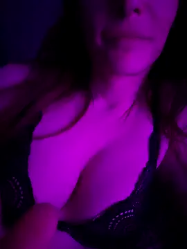 Luna Kitanna online show from January 4, 2025, 1:21 am