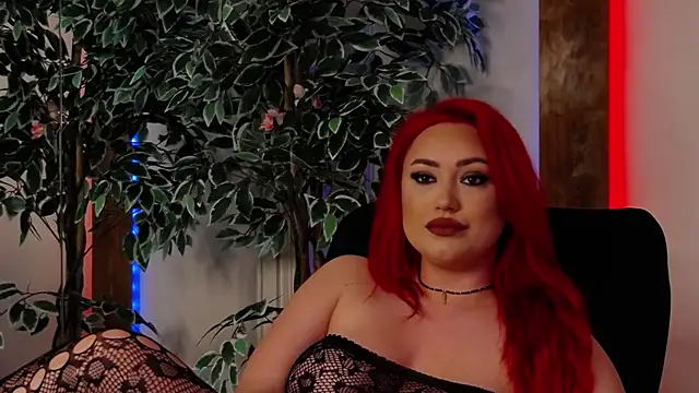 EmyHilton online show from April 19, 2026, 4:34 am