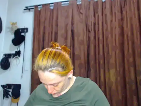 Snapshot of Redhead_incandy chatting on July 5, 2026, 7:04 am Redhead incandy online show from July 5, 2026, 7:04 am