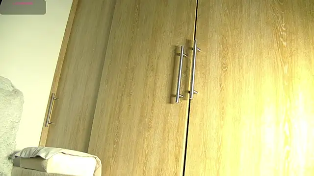 aidaadams online show from November 21, 2025, 11:31 am