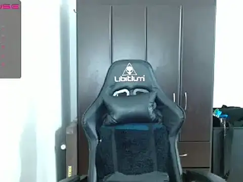 natashasmithe online show from December 27, 2024, 2:04 am