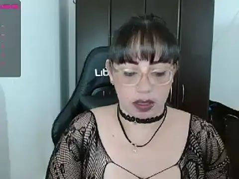 natashasmithe online show from December 30, 2024, 3:25 am