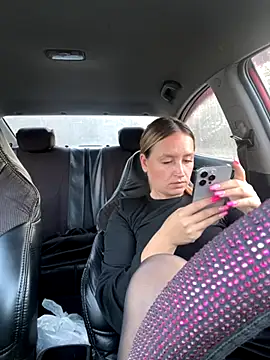 Snapshot of StasyWood chatting on October 13, 2025, 1:27 am StasyWood online show from October 13, 2025, 1:27 am