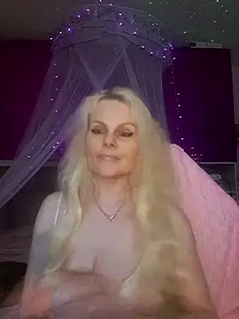 Snapshot of Angeldevilus chatting on June 16, 2026, 11:18 pm Angeldevilus online show from June 16, 2026, 11:18 pm