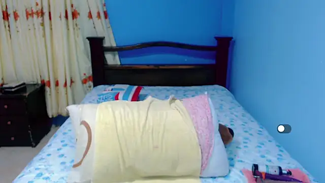 Lily Benet1 online show from October 5, 2025, 10:18 pm