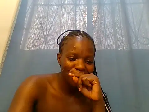 Creamypussy21 online show from May 5, 2026, 12:35 pm