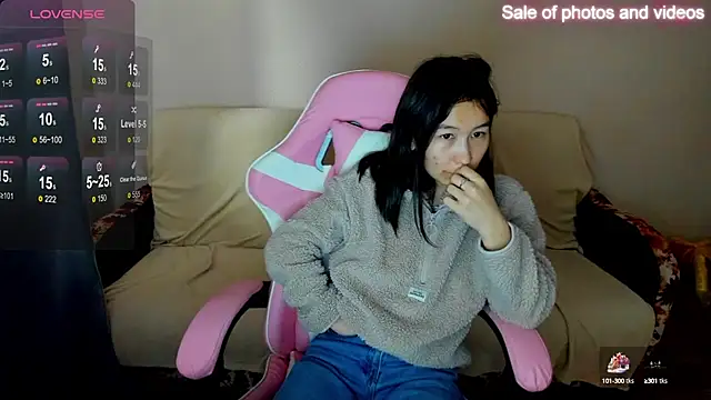 SaraXray online show from September 29, 2025, 3:33 am