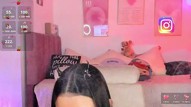 Hinataw33d01 online show from November 23, 2025, 3:28 am