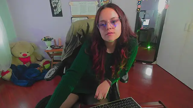 Scarletleon77 online show from March 17, 2025, 9:34 pm