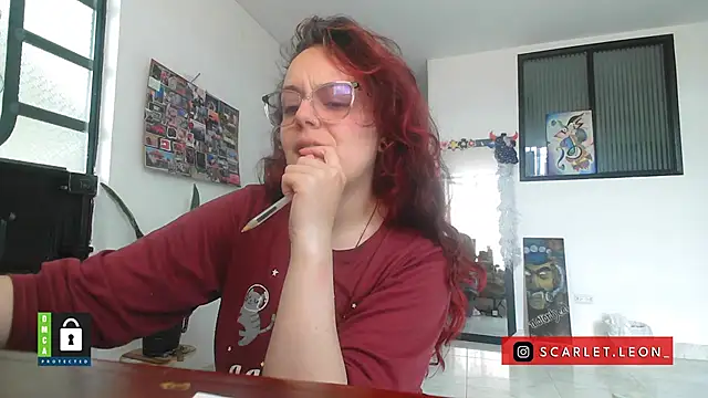 Scarletleon77 online show from October 14, 2025, 3:24 pm