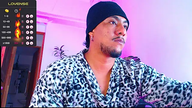 Snapshot of yosoy_enzo2020 chatting on January 4, 2025, 4:55 am yosoy enzo2020 online show from January 4, 2025, 4:55 am