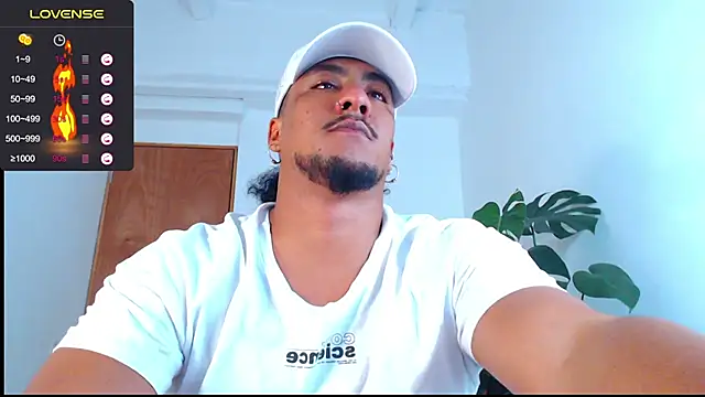 Snapshot of yosoy_enzo2020 chatting on January 20, 2025, 6:21 am yosoy enzo2020 online show from January 20, 2025, 6:21 am