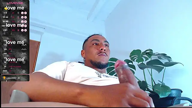 Snapshot of yosoy_enzo2020 chatting on February 19, 2025, 8:31 pm yosoy enzo2020 online show from February 19, 2025, 8:31 pm