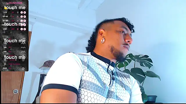Snapshot of yosoy_enzo2020 chatting on February 25, 2025, 12:14 am yosoy enzo2020 online show from February 25, 2025, 12:14 am