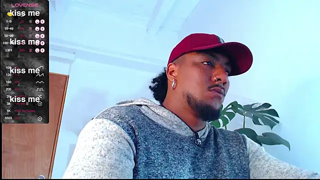 Snapshot of yosoy_enzo2020 chatting on February 25, 2025, 4:21 pm yosoy enzo2020 online show from February 25, 2025, 4:21 pm