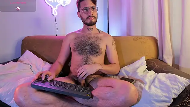 axel giracr online show from December 21, 2025, 7:10 pm