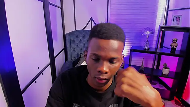 JacksonMuller  online show from October 21, 2025, 1:23 pm