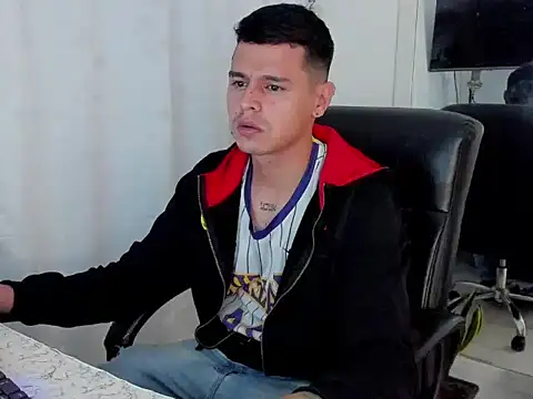 Snapshot of E_Moon chatting on January 15, 2026, 6:29 am E Moon online show from January 15, 2026, 6:29 am