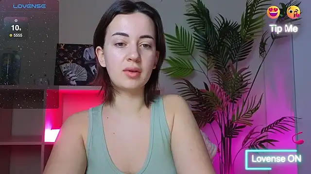 SweetieKendl online show from April 19, 2026, 9:50 pm