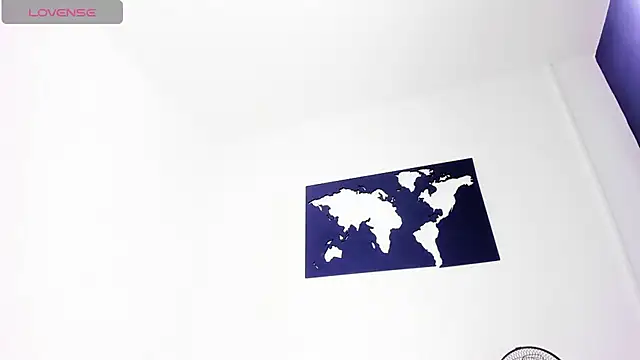 Snapshot of CurvyViolet chatting on December 9, 2024, 7:29 pm CurvyViolet online show from December 9, 2024, 7:29 pm