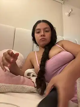 Snapshot of Nathcurly_ chatting on October 7, 2025, 2:20 am Nathcurly online show from October 7, 2025, 2:20 am