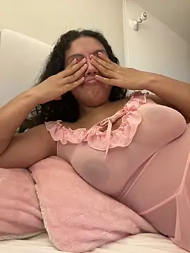 Snapshot of Nathcurly_ chatting on October 7, 2025, 10:51 pm Nathcurly online show from October 7, 2025, 10:51 pm