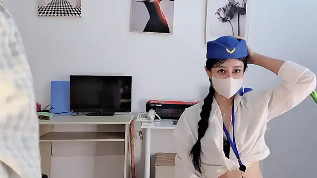 Mono-Stewardesss online show from January 17, 2026, 4:33 pm