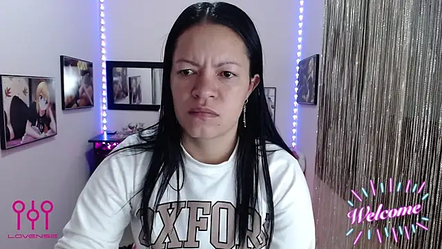 Cristal w online show from October 8, 2025, 12:47 pm