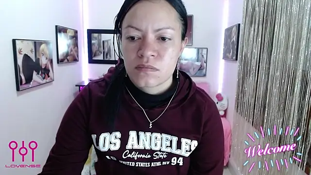 Cristal w online show from October 31, 2025, 1:23 pm