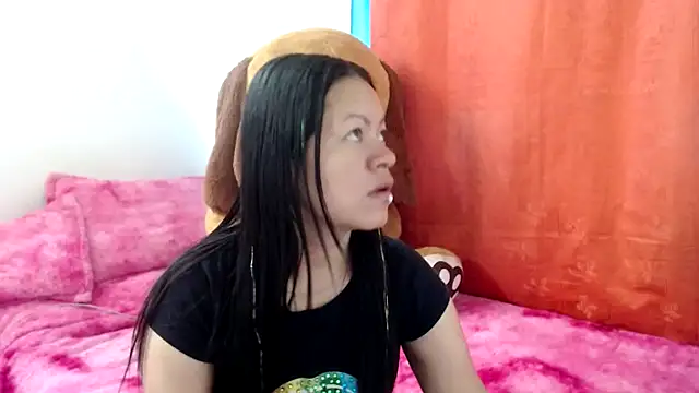 Cristal w online show from December 19, 2025, 2:57 pm