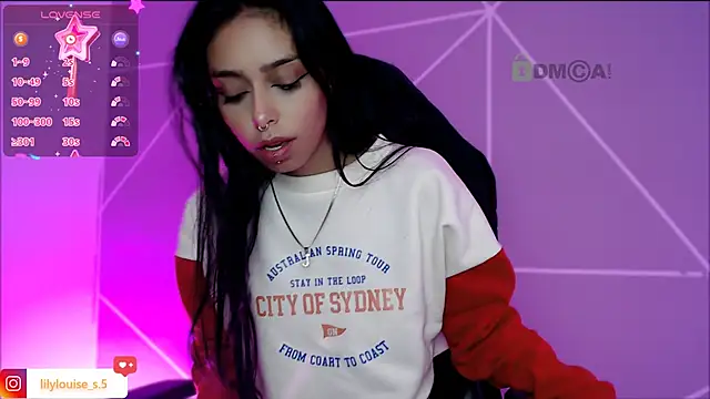 Snapshot of lilylouisee chatting on February 3, 2026, 2:21 am lilylouisee online show from February 3, 2026, 2:21 am