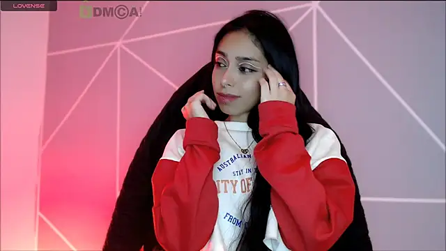 Snapshot of lilylouisee chatting on February 14, 2026, 6:48 pm lilylouisee online show from February 14, 2026, 6:48 pm