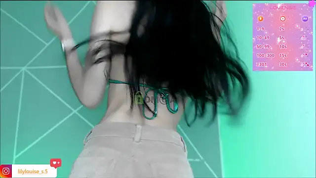 Snapshot of lilylouisee chatting on March 13, 2026, 10:55 am lilylouisee online show from March 13, 2026, 10:55 am