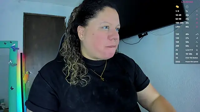 mariana maze online show from December 6, 2024, 2:24 am