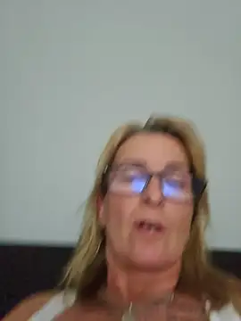Snapshot of Steffi45 chatting on July 14, 2026, 1:17 pm Steffi45 online show from July 14, 2026, 1:17 pm