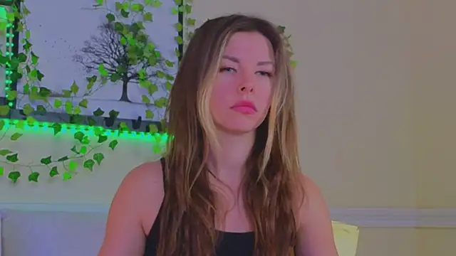 Real Tini online show from February 21, 2025, 1:11 pm