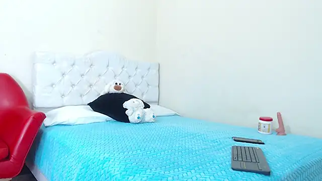 luna hoott online show from February 2, 2025, 6:31 pm