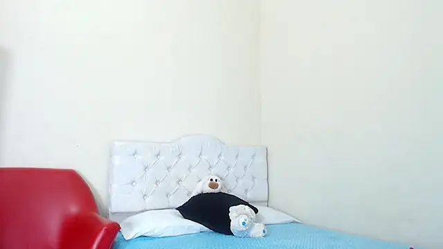 luna hoott online show from February 4, 2025, 1:59 pm