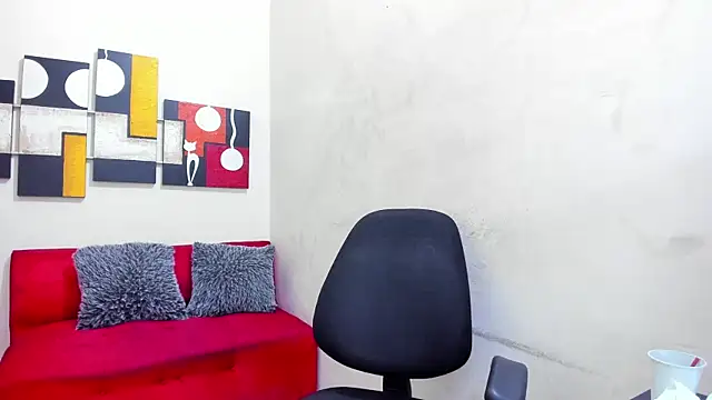 luna hoott online show from February 8, 2025, 4:47 pm