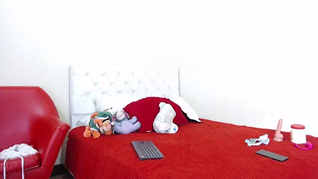 luna hoott online show from February 28, 2025, 8:07 pm