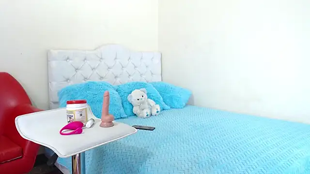 luna hoott online show from March 6, 2025, 2:29 pm