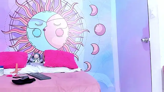 luna hoott online show from February 4, 2026, 7:20 pm