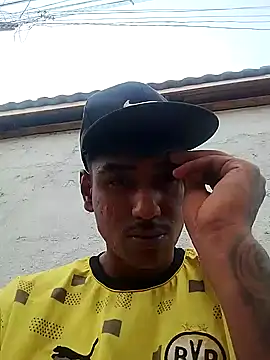 fernandes v online show from April 20, 2026, 4:54 pm