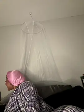 Snapshot of Lickplayofficial chatting on November 21, 2025, 3:27 am Lickplayofficial online show from November 21, 2025, 3:27 am