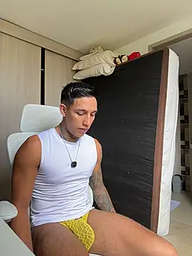 Snapshot of sendfer chatting on July 13, 2026, 7:05 pm sendfer online show from July 13, 2026, 7:05 pm