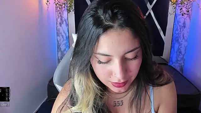 Lia 14  online show from January 5, 2025, 5:20 pm