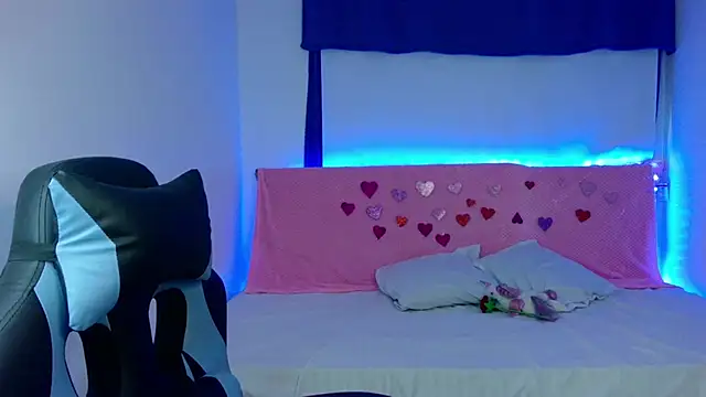 Lia 14  online show from February 23, 2025, 11:33 am